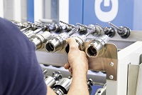 Un carro de herramientas, minimiza el riesgo de lesiones por cortes