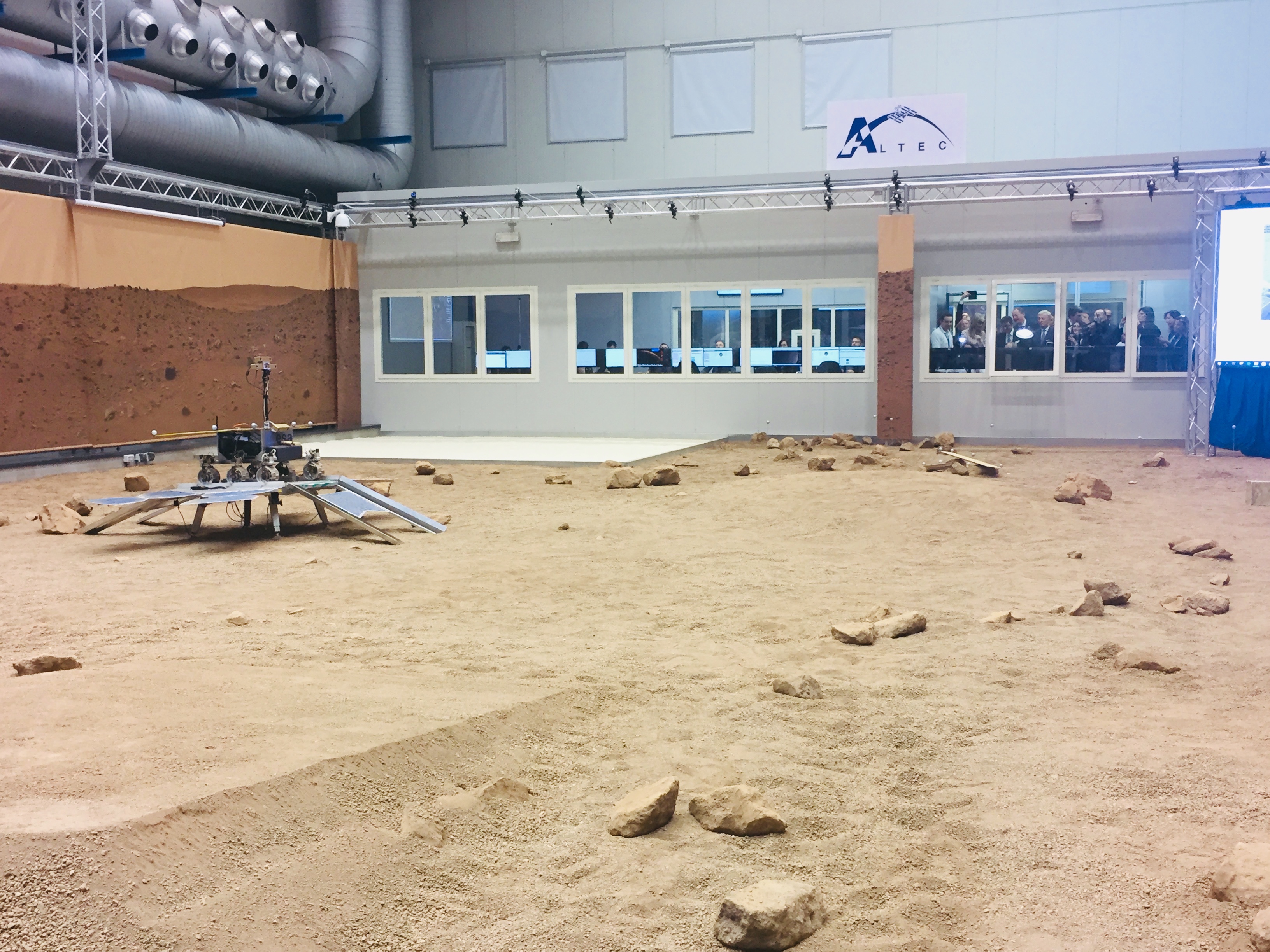 GMV asiste a la inauguración del centro de control de operaciones del rover de Exomars