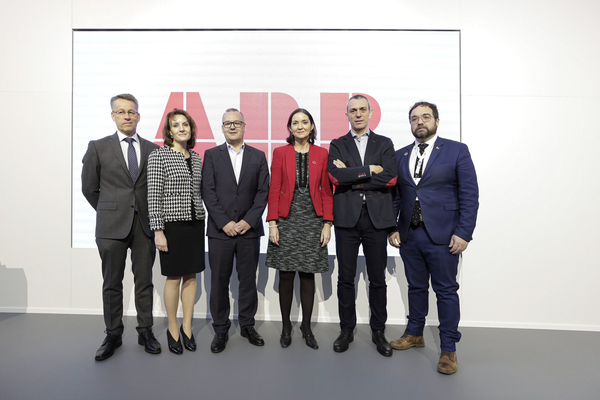 ABB inaugura un nuevo centro de innovación para impulsar la robótica y la automatización en España