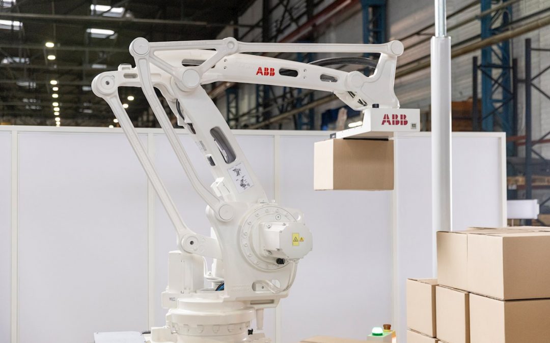 Los robots de ABB garantizan  flexibilidad y simplicidad a los  sectores logístico y del embalaje y  optimizan la productividad: ahorro de  tiempo, espacio y costes