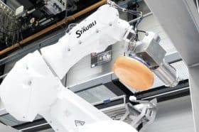 Dos robots de Stäubli aportan flexibilidad a la producción de un fabricante de quesos