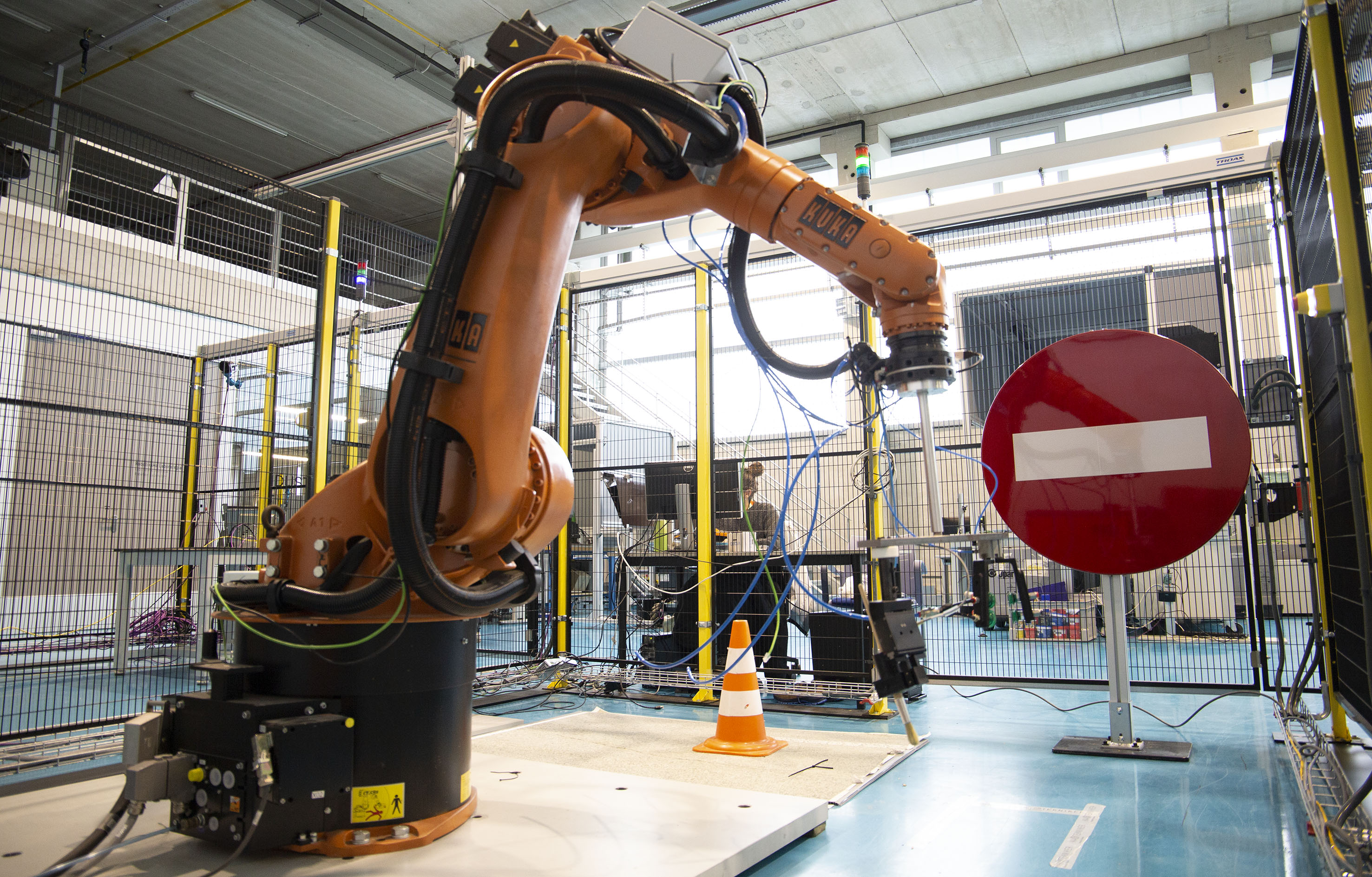 Tekniker desarrollará una plataforma robótica multipropósito para mantenimiento en carretera