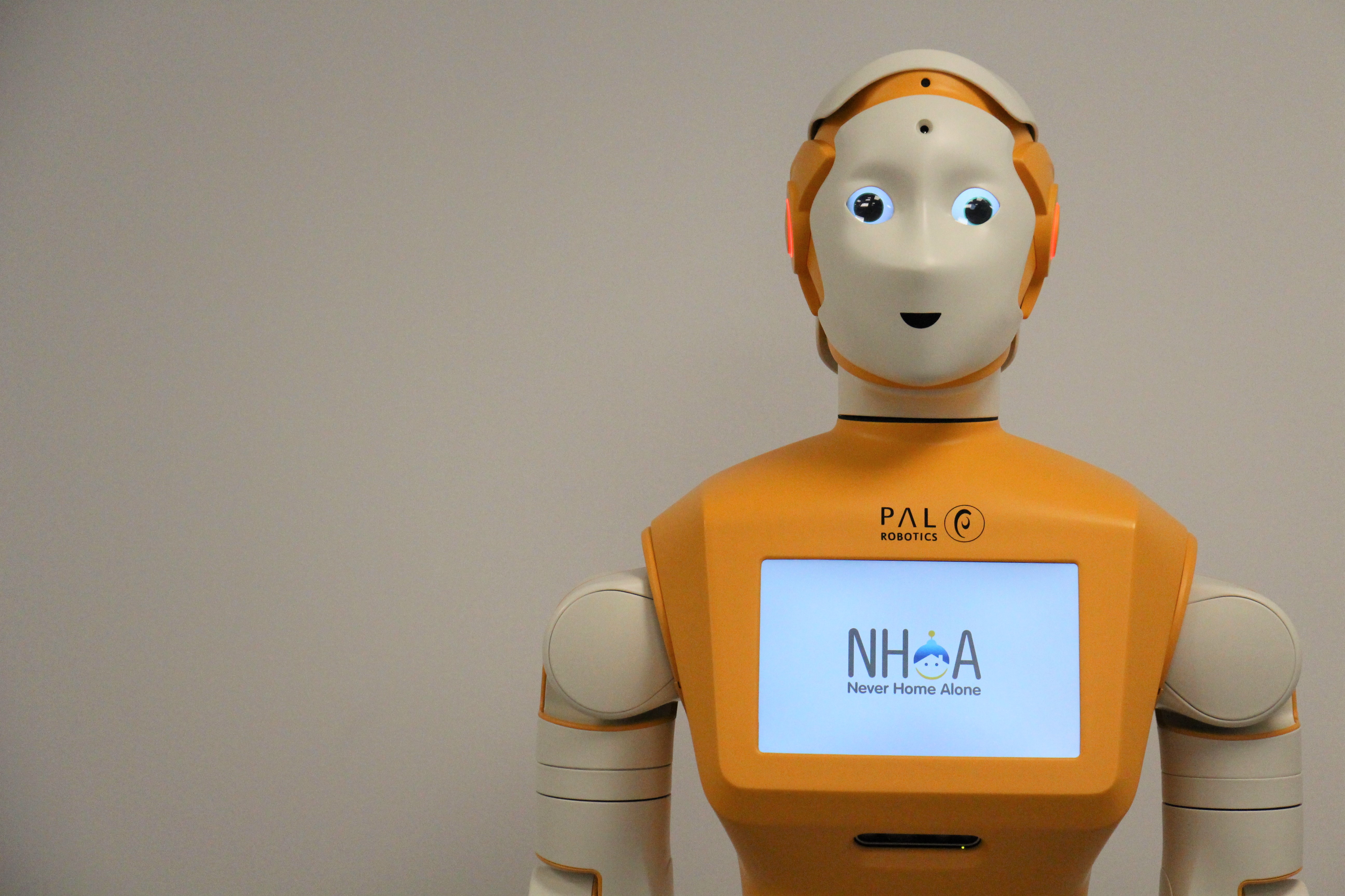 Un nuevo robot inteligente ayudará a mitigar la soledad de las personas mayores en casa