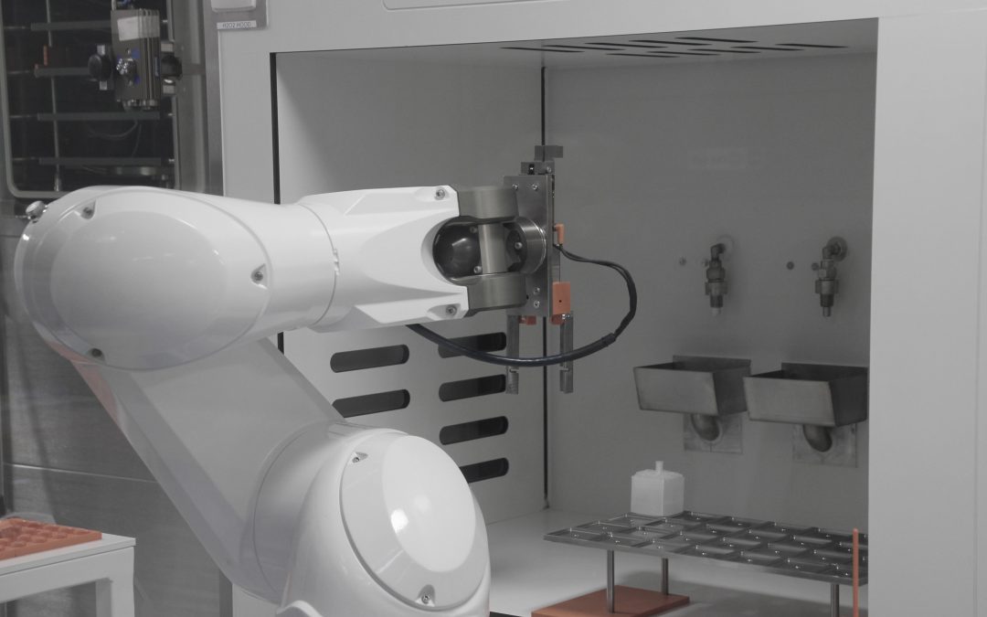 Uso de robots para procesar huesos para implantes de cadera