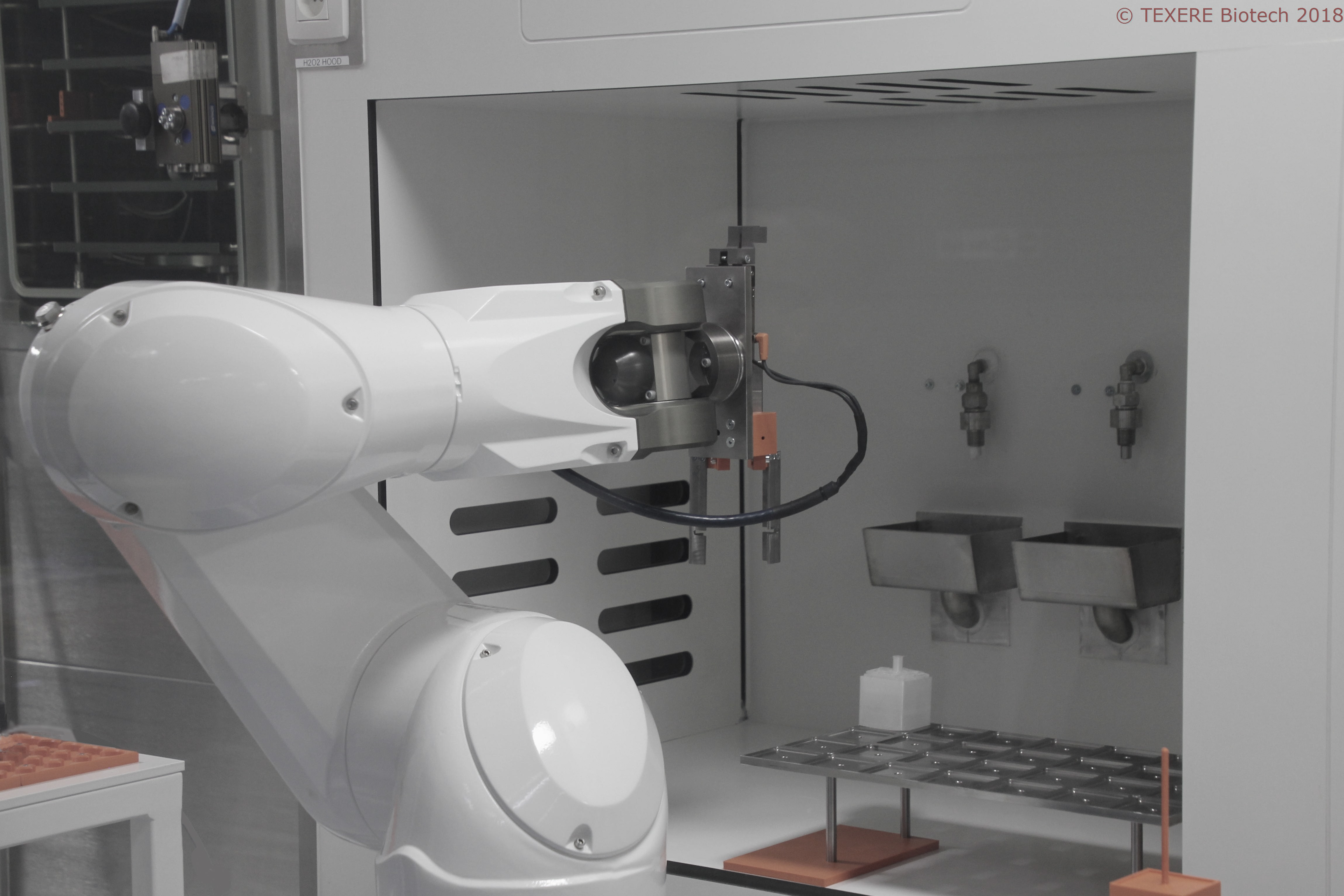 Uso de robots para procesar huesos para implantes de cadera