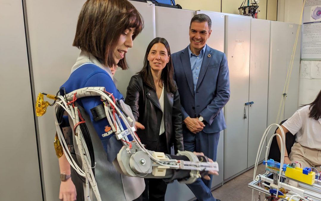 El Presidente del Gobierno, Pedro Sánchez, visita el laboratorio de robótica de la UC3M