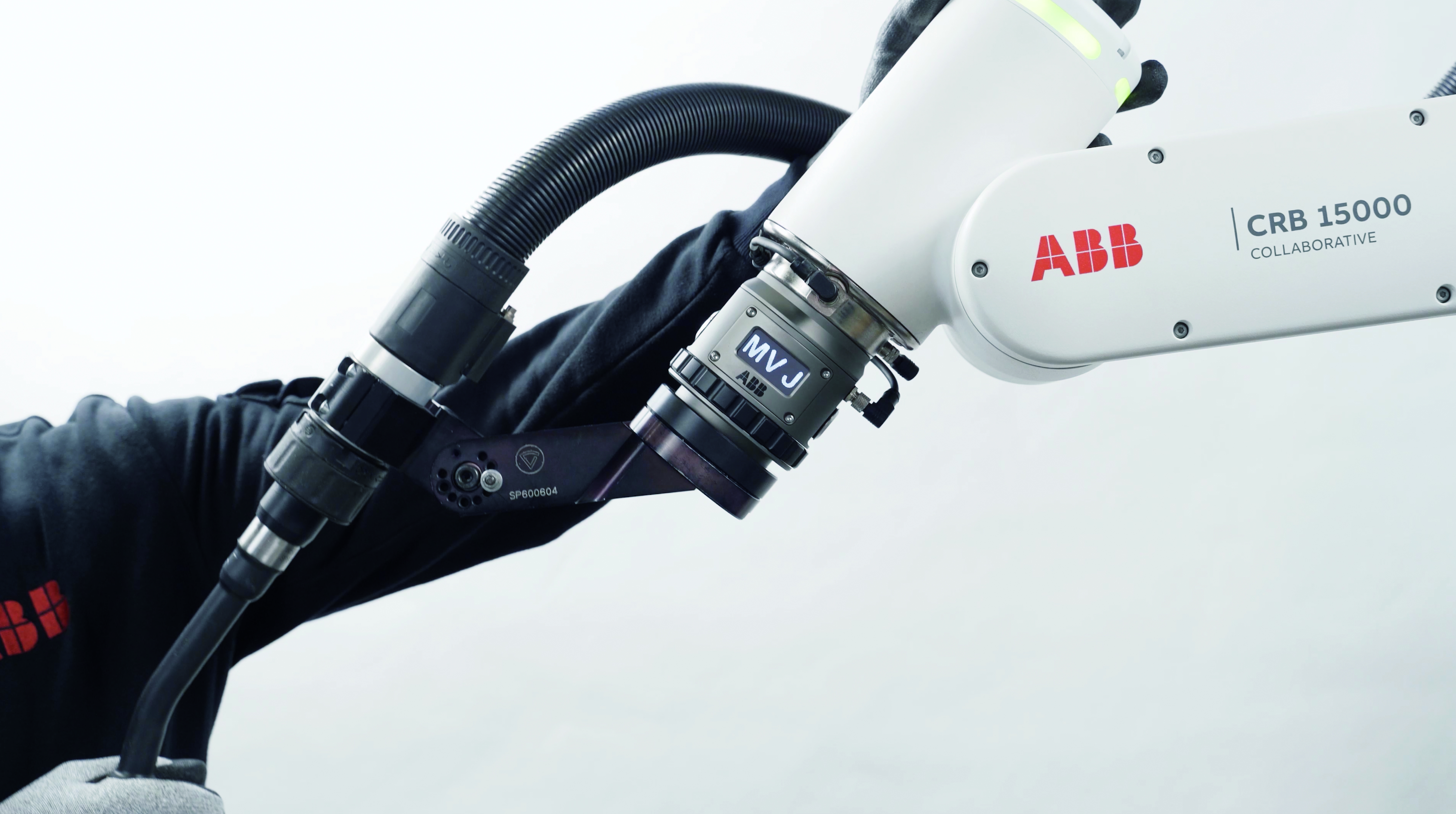 ABB lanza el nuevo e innovador paquete Cobot Arc Welding