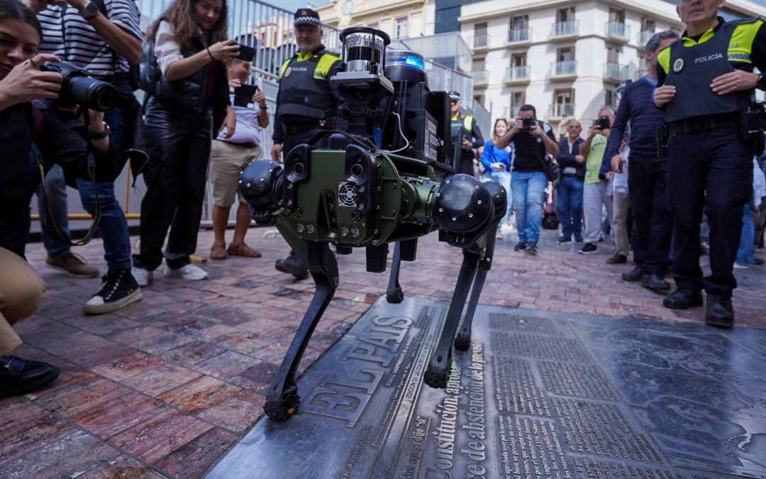 Málaga prueba un perro robot para patrullar sus calles
