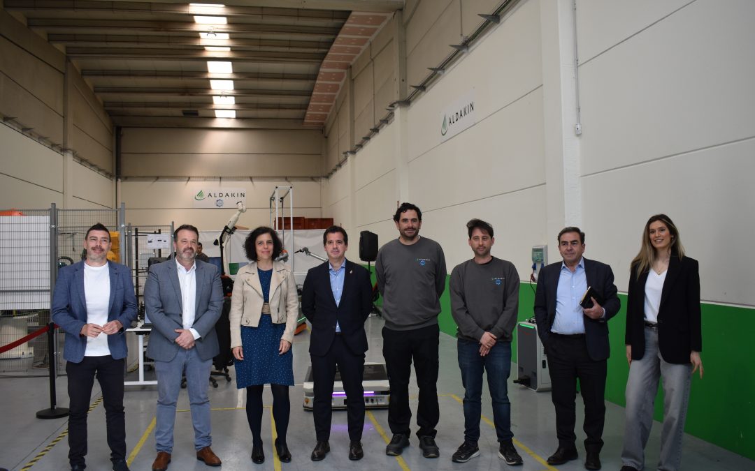 El Gobierno de Navarra visita la sede central de Aldakin en Alsasua