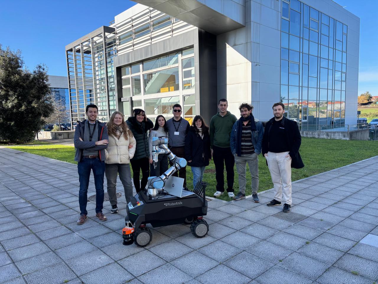 CTC se capacita con una avanzada plataforma robótica para aplicaciones en interior y exterior