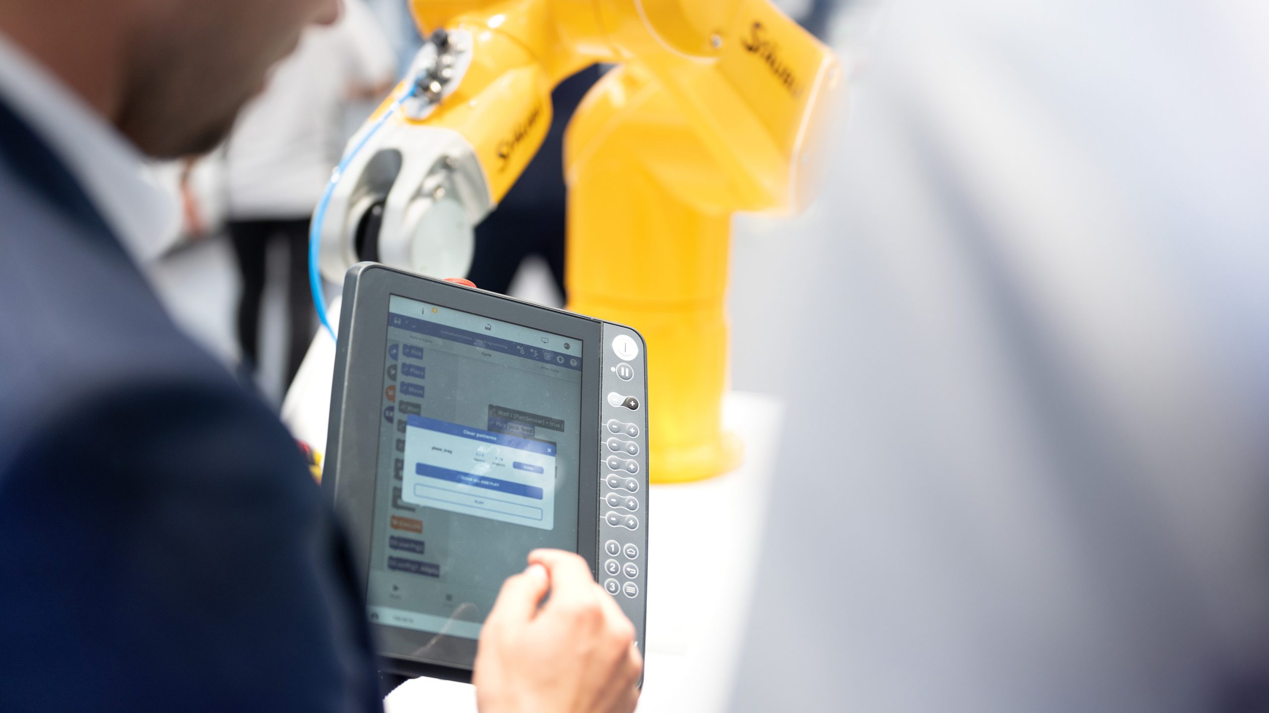 La revolución en la programación de robots industriales: le presentamos VAL Blocks