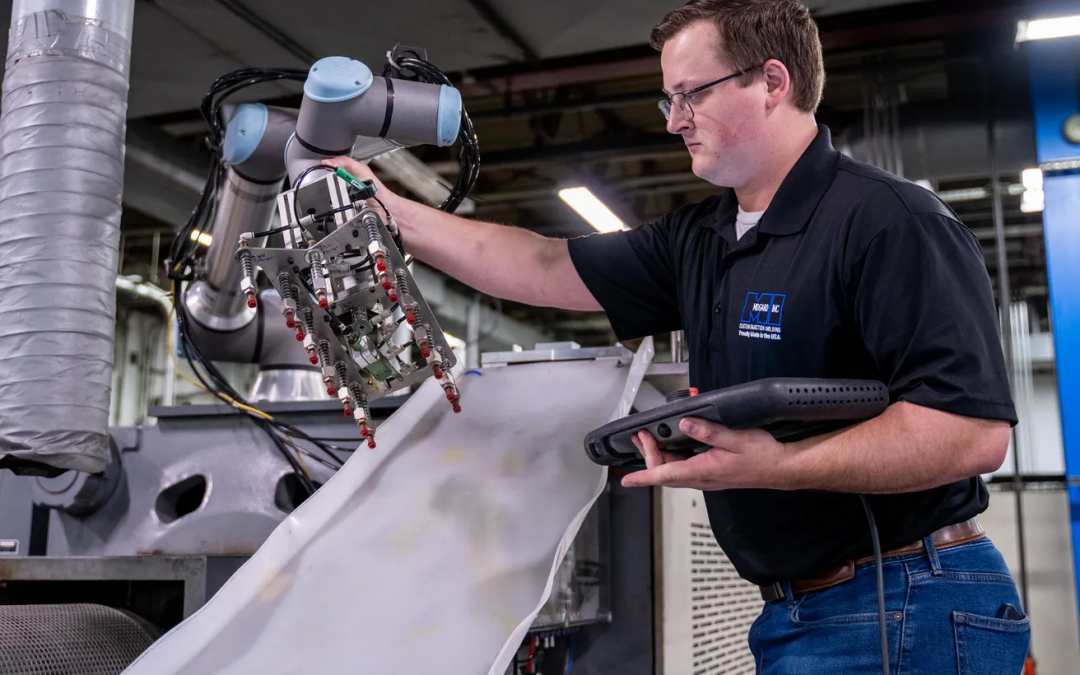 Universal Robots impulsa la automatización del moldeo por inyección con un ROI de solo 1.500 horas: el caso de Midgard Inc