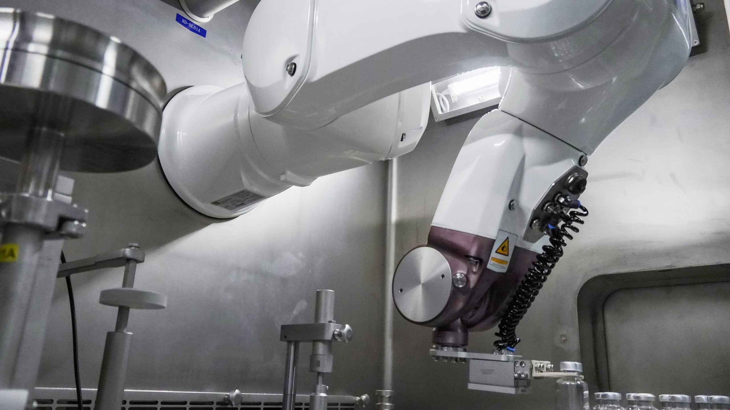 Los robots Stericlean de Stäubli impresionan en la producción de radiofármacos