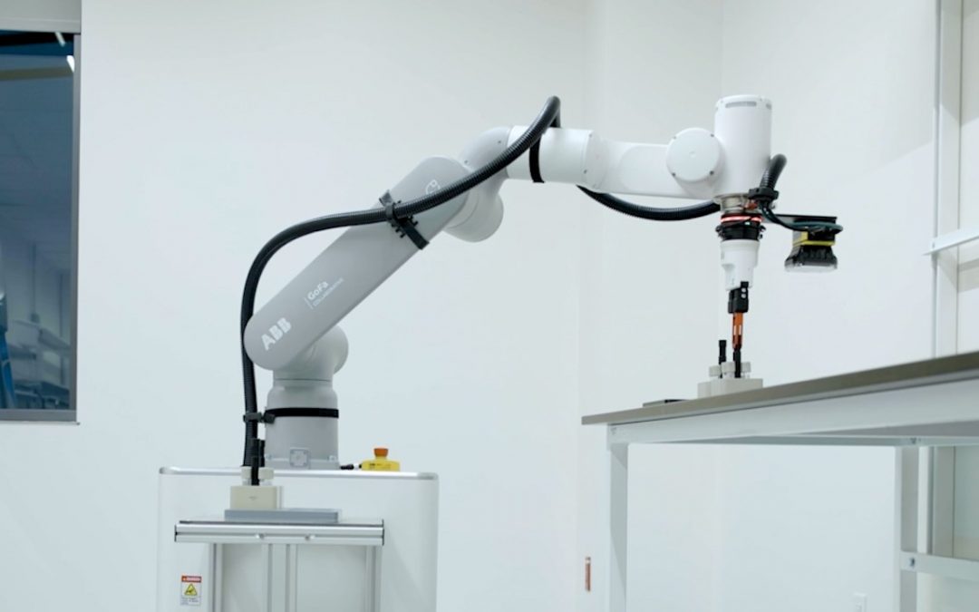 ABB Robotics colabora con Roche para llevar la IA física a los laboratorios